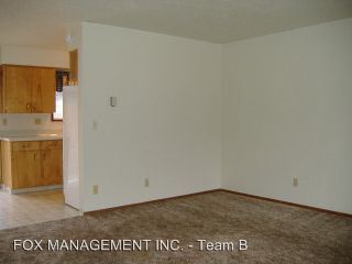 Building Photo - 1049 SE Walnut St