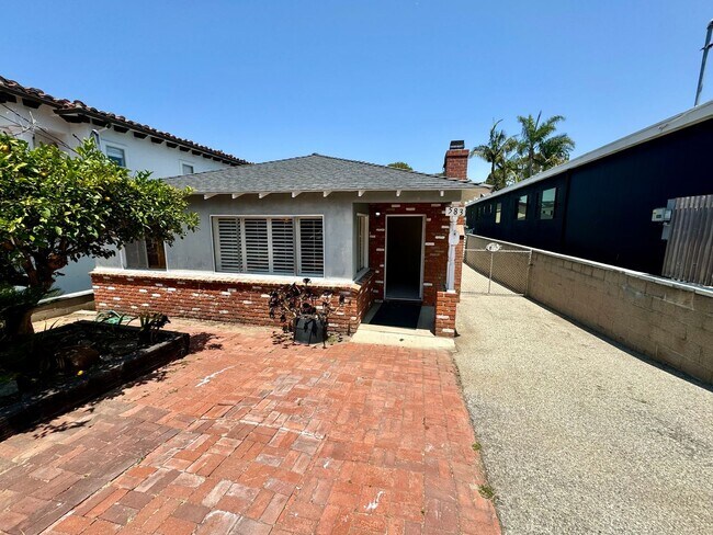 Building Photo - Charming 3 bedroom home in Manhattan Beach