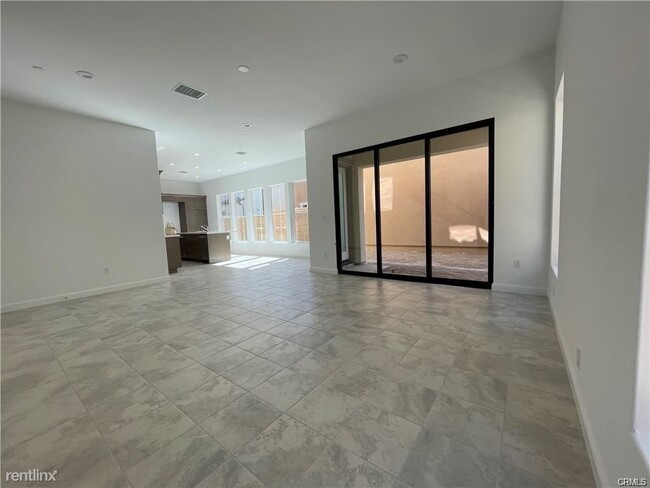 Building Photo - 4 br, 3 bath Condo - 20814 W Bur Oak Cir