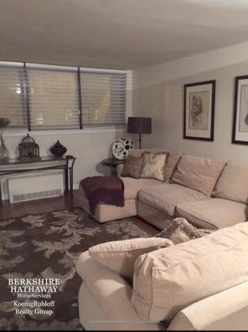 Building Photo - 30 E Division St