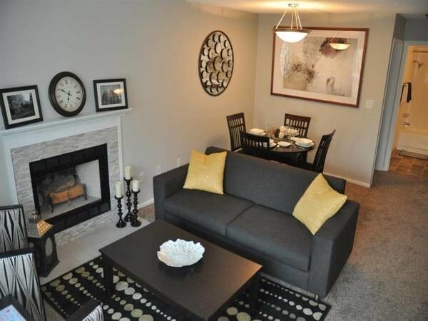Building Photo - 1Br/1Ba Single Level Townhome