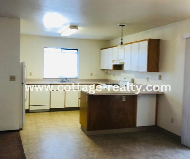 Building Photo - 1431 Larissa Cir