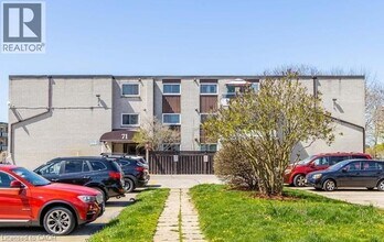 Building Photo - 71 Vanier Dr