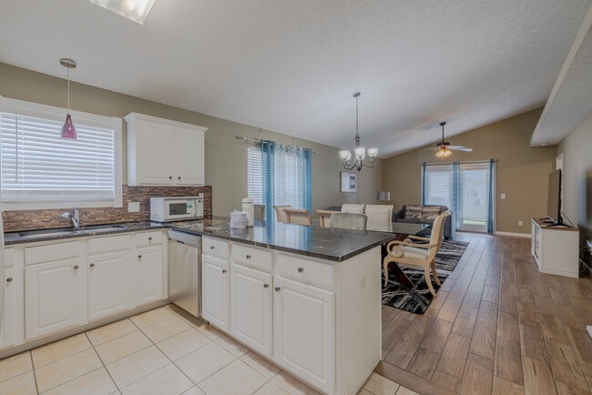 Foto del edificio - 11718 Seashore Ln