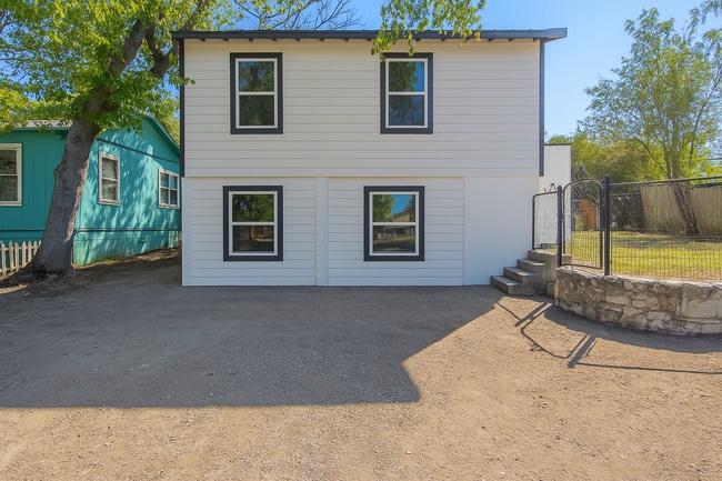 Building Photo - 2215 N Elmendorf St