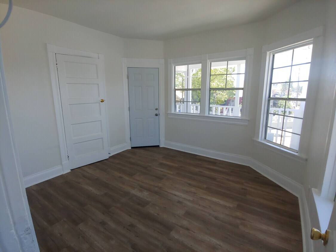 Photo - 4000 Trinity St (Los Angeles, CA)