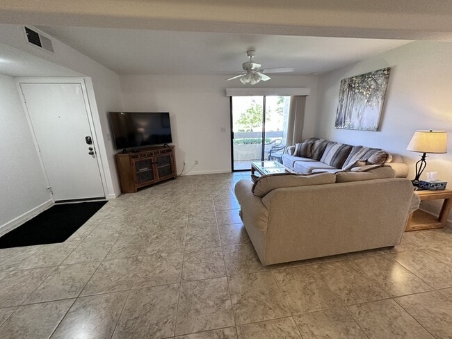 Building Photo - 441 Moser Ave