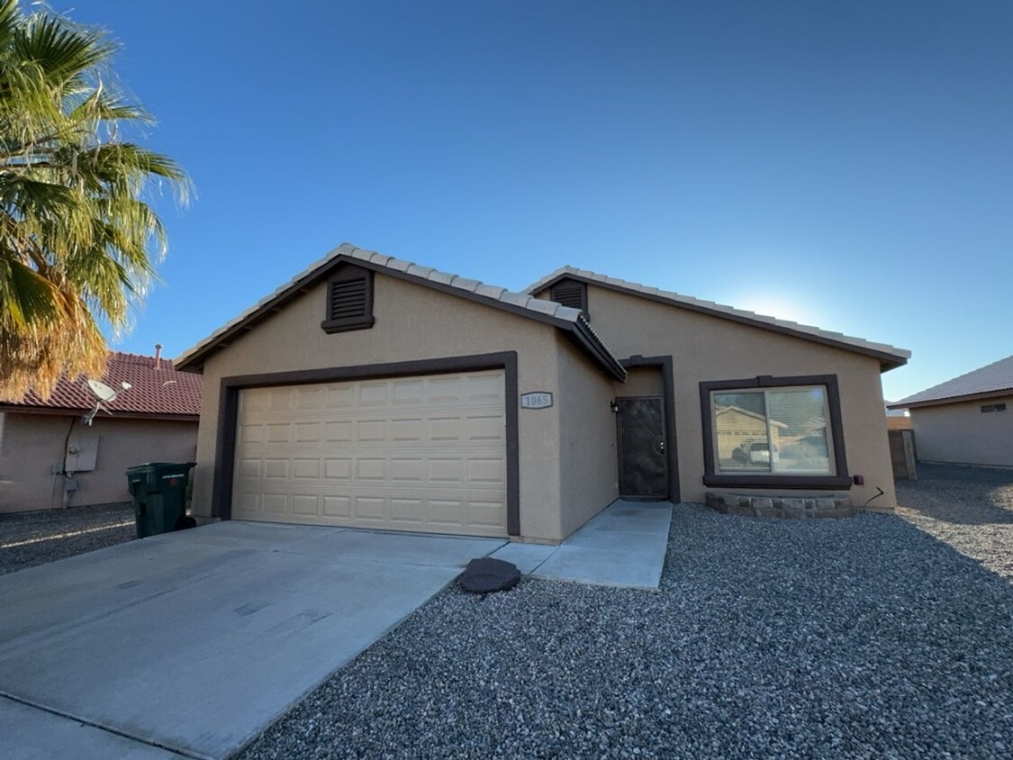 Primary Photo - Very Nice 3 Bedroom 2 Bath House