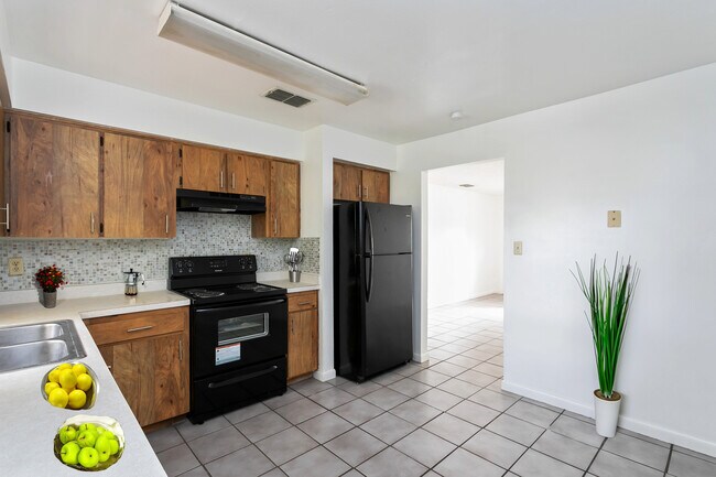 Building Photo - 3207 Pershing St