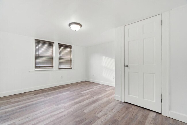 Building Photo - 130 Elmwood Ave