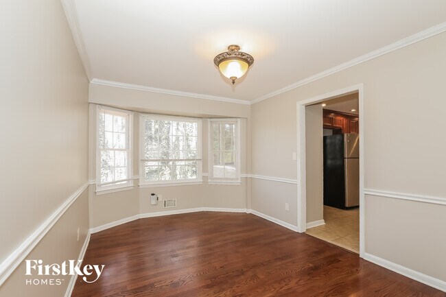 Foto del edificio - 3843 Holland Dr