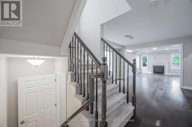 Building Photo - 738 Mayfly Cres