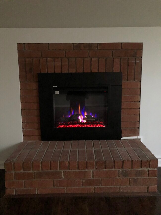 Building Photo - 20 Eve Ln