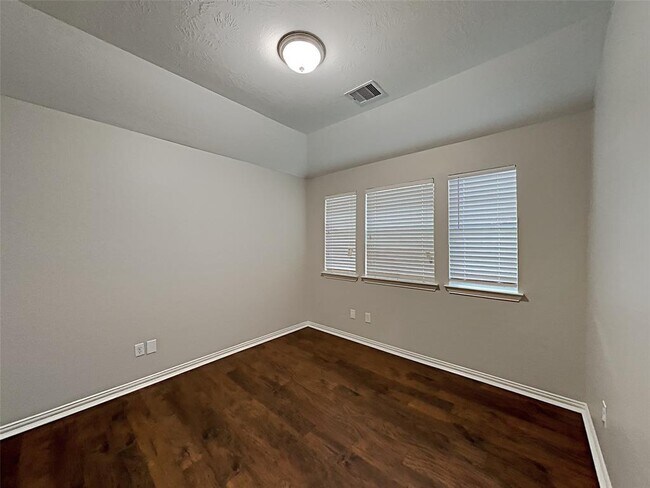 Building Photo - 10818 Harston Dr