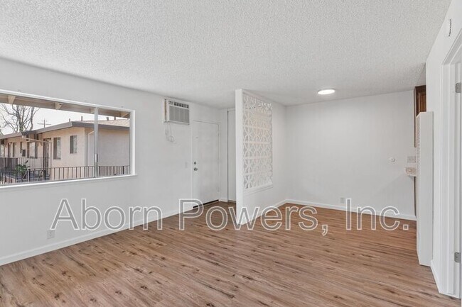 Foto del edificio - 1221 B St