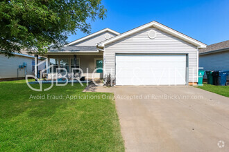 Building Photo - 920 Periwinkle Dr