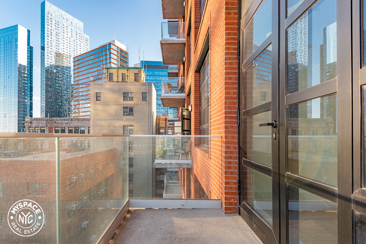 Primary Photo - 41-21 28th St