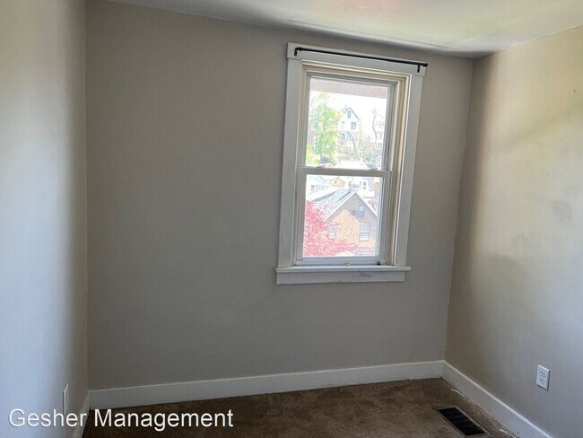 Foto del edificio - 3 br, 1 bath House - 89 Haberman Ave