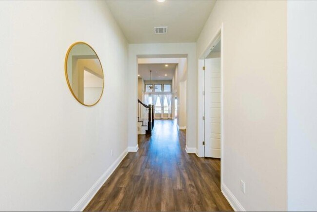 Building Photo - 4003 Logan Ridge Dr