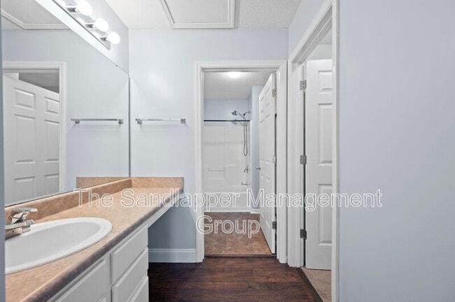 Foto del edificio - 1320 Pinnacle Ln