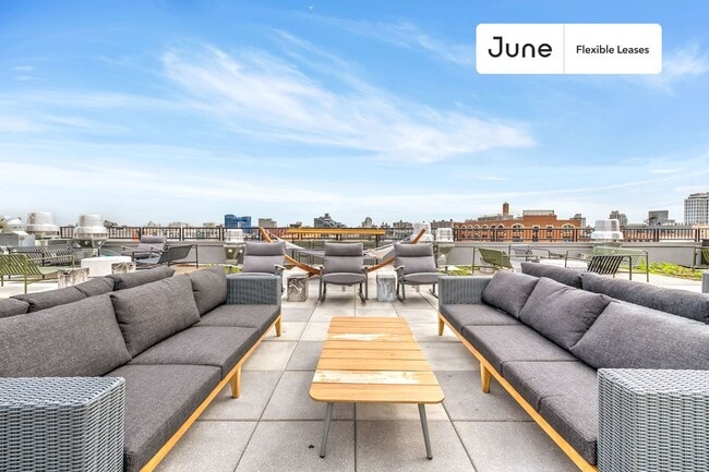 Building Photo - Absolutely Private ROOM in Williamsburg