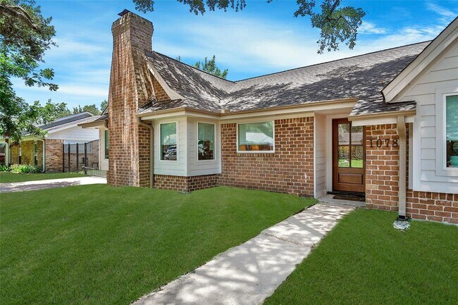 Building Photo - 1078 Curtin St