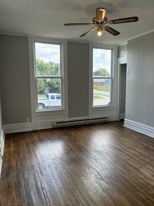 Building Photo - 425 Marcy St