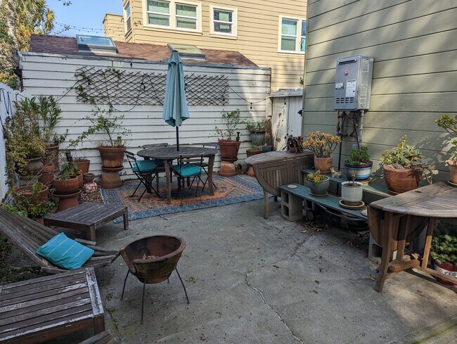 Foto del edificio - 4155 Webster St