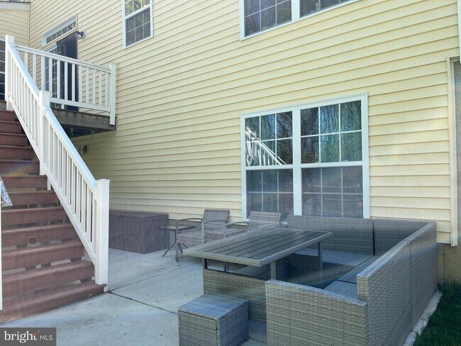 Building Photo - 13 Grist Mill Ct