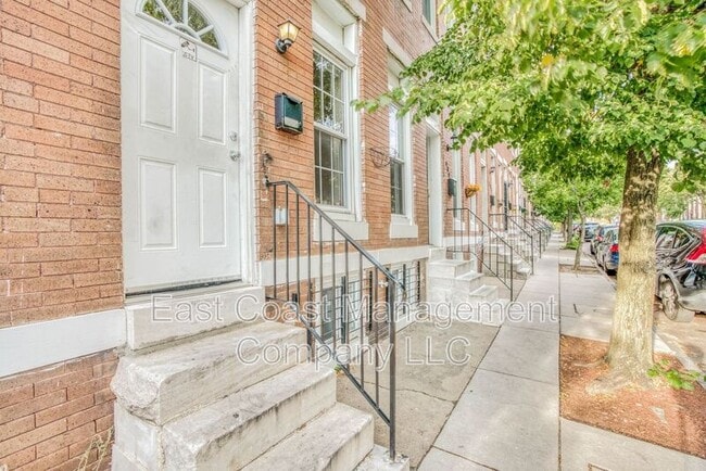 Building Photo - 402 E Lorraine Ave