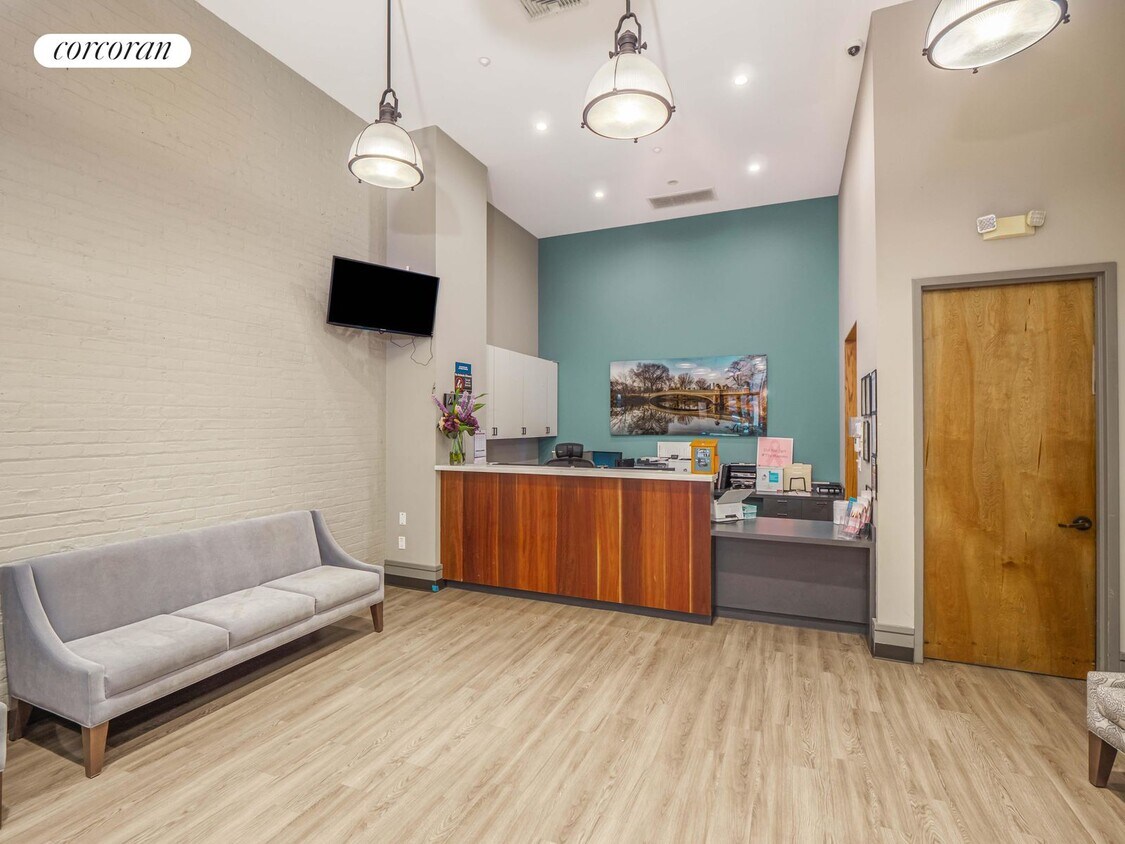 Foto principal - 147 W 15th St