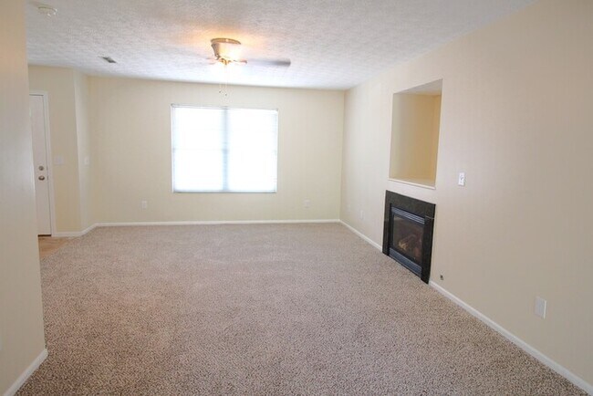 Foto del edificio - 8696 Pennycress Ln