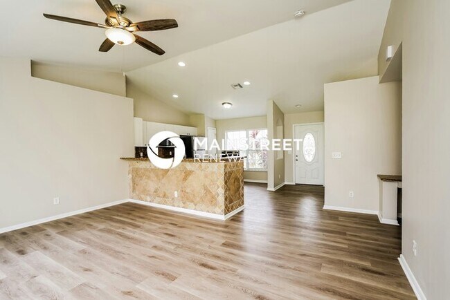 Foto del edificio - 3 Bedroom Pet-Friendly Home in Lehigh Acres, FL with Main Street Renewal