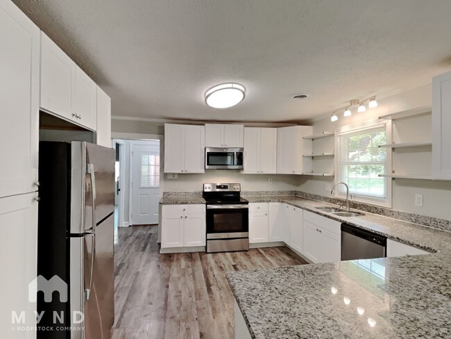 Foto del edificio - 128 Brierwood Rd