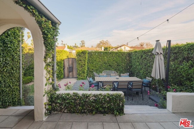 Foto del edificio - 513 N Mansfield Ave