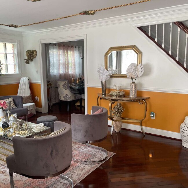 Foto del edificio - 6308 Joslyn Pl