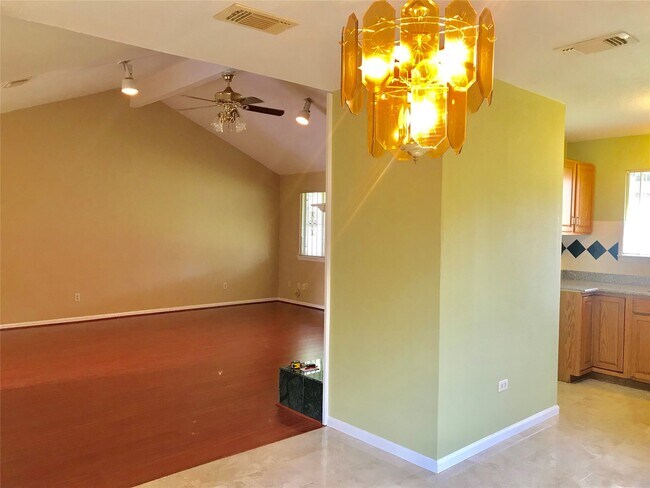 Foto del edificio - 3330 Creek Grove Dr