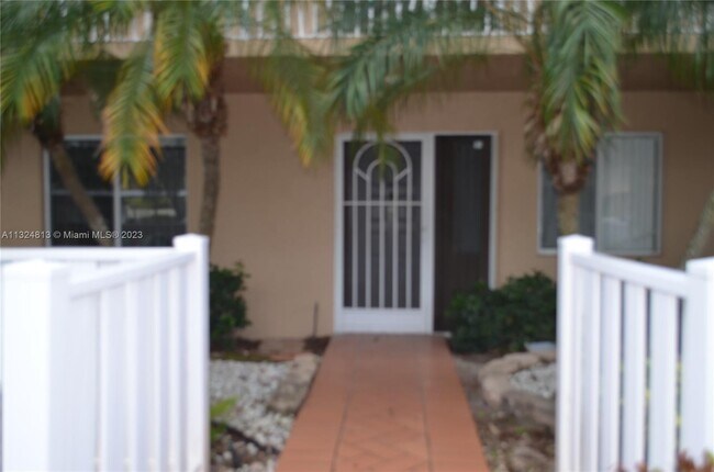 Foto del edificio - 5952 Regal Glen Dr