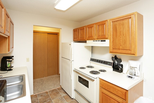 Colonial Heights Apartments - Lincoln, NE | Apartments.com
