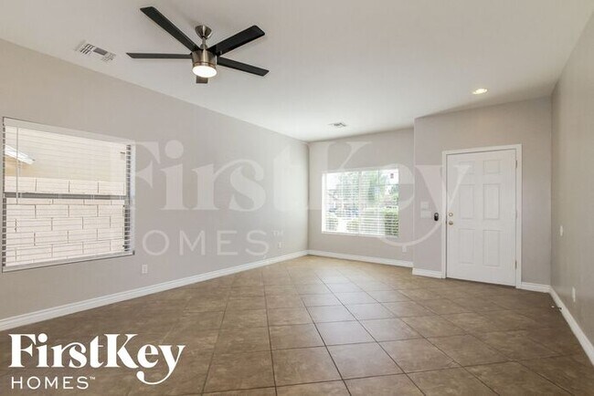 Foto del edificio - 17556 W Lundberg St