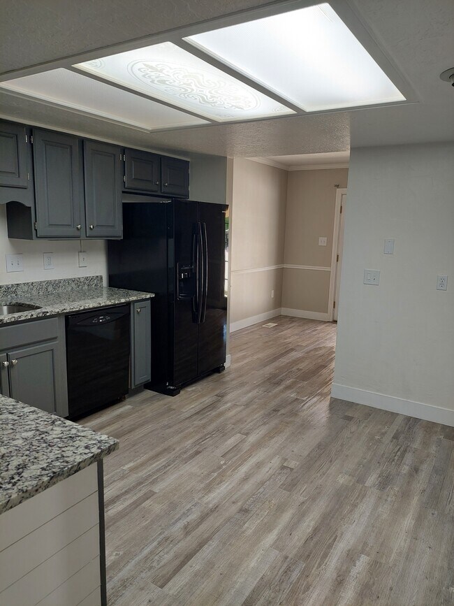 Foto del edificio - 383 W 750 N St