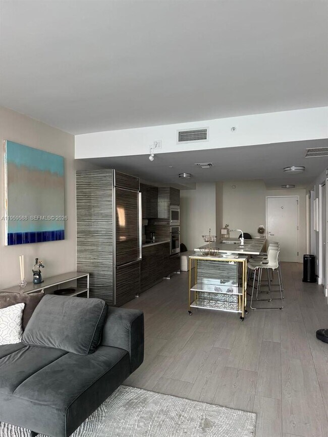 Foto del edificio - 460 NE 28th St