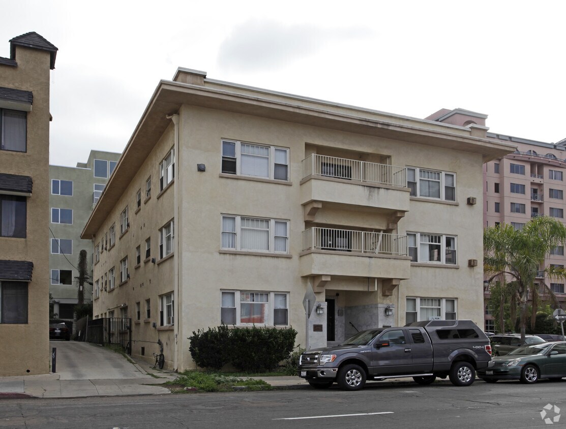 Foto del edificio - 3105 5th Ave
