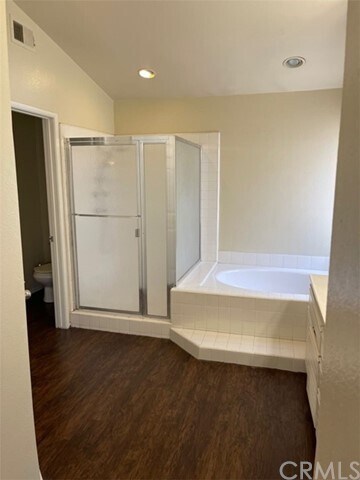 Building Photo - 15905 Oro Glen Dr