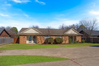 Building Photo - 1007 W Sanford St