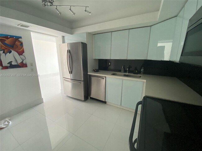 Foto del edificio - 2780 NE 183rd St