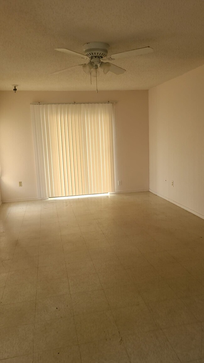 Building Photo - 2311 W Iris Ave