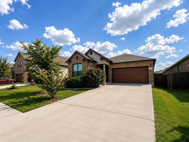 Building Photo - 405 Kaden Prince Dr