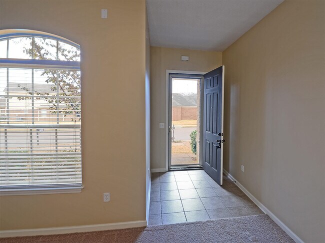 Foto del edificio - 3 bed, 2.5 bath near Shelby Farms