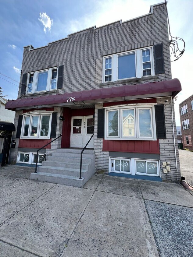 Primary Photo - 778 3rd St
